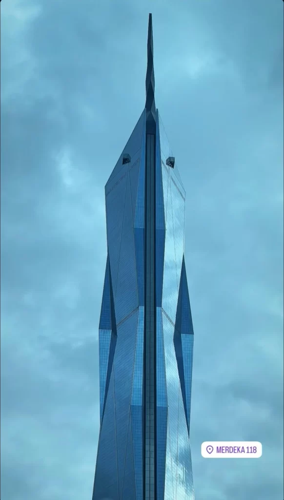 MERDEKA 118